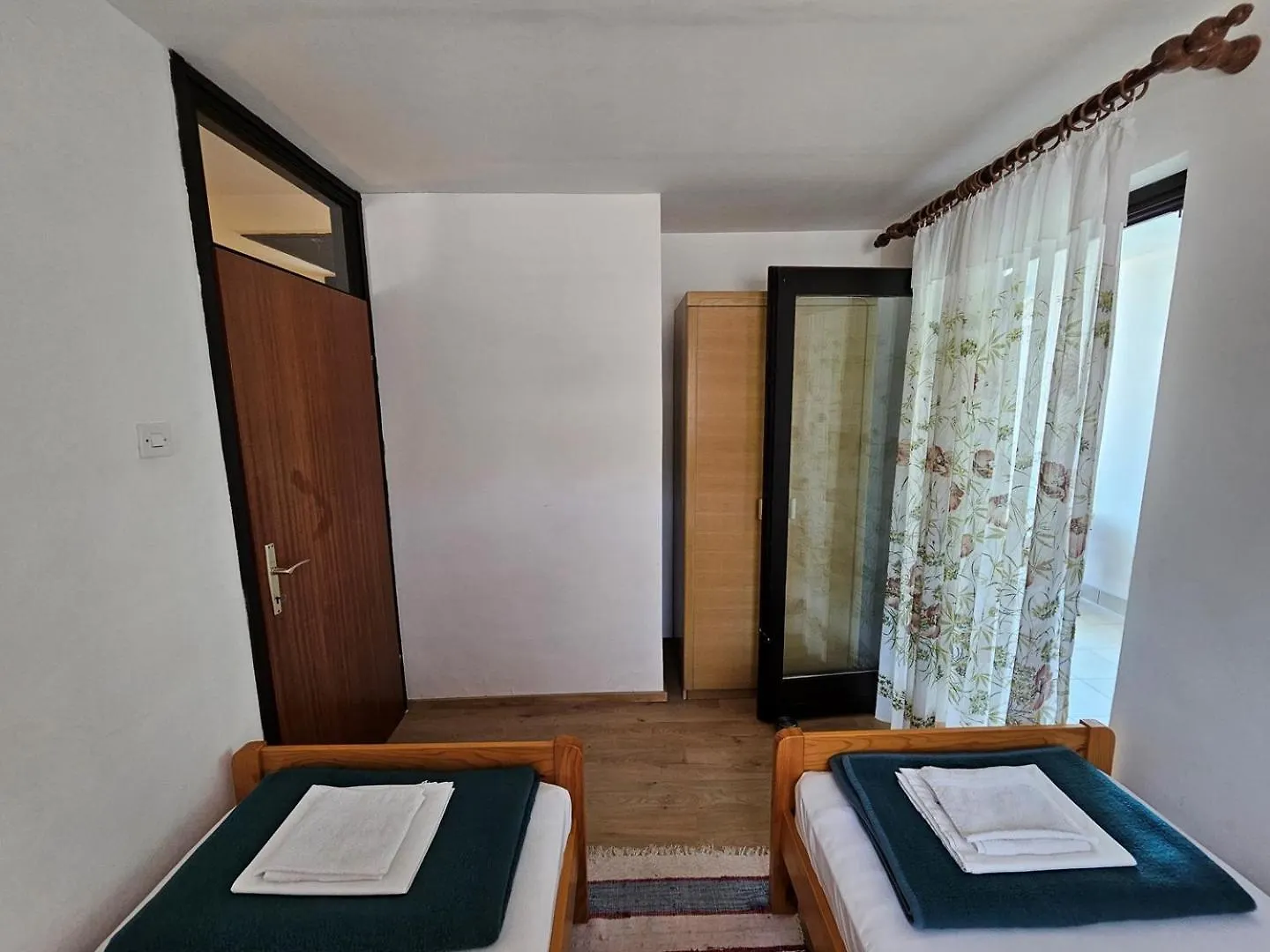 Marin Kl Apartment For 5 Persons  Klenovica